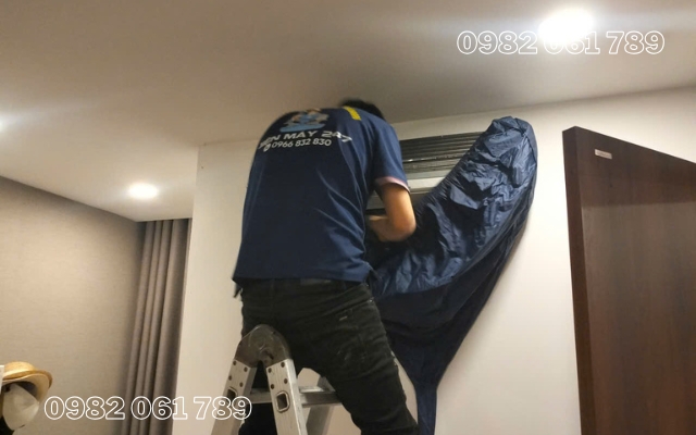 Dụng cụ vệ sinh bảo dưỡng điều hòa LG 